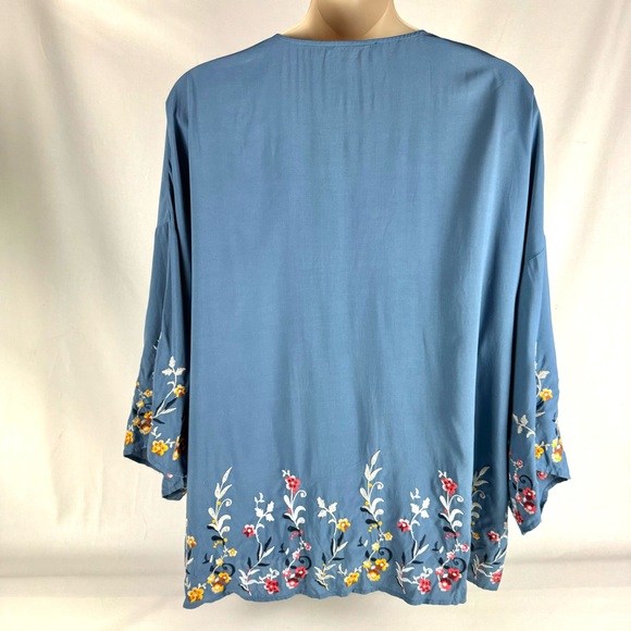 A Beautiful soul embroidered kimono/duster plus 2X - Picture 5 of 15